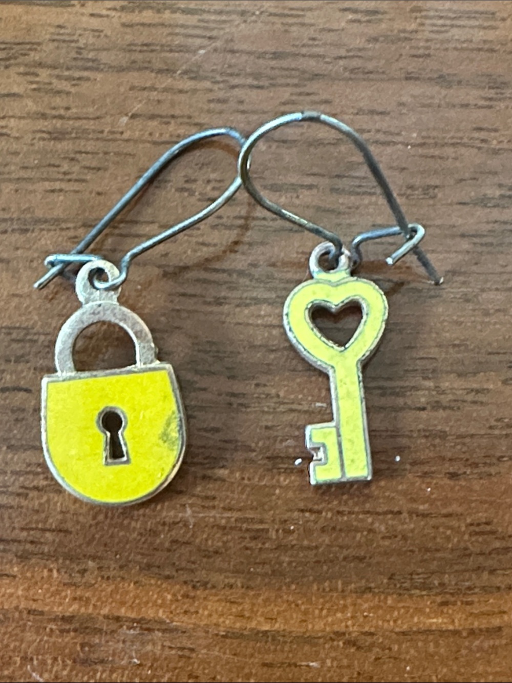 Vintage 70s Tiny Yellow Enamel Painted Padlock & Key Dangle Earrings